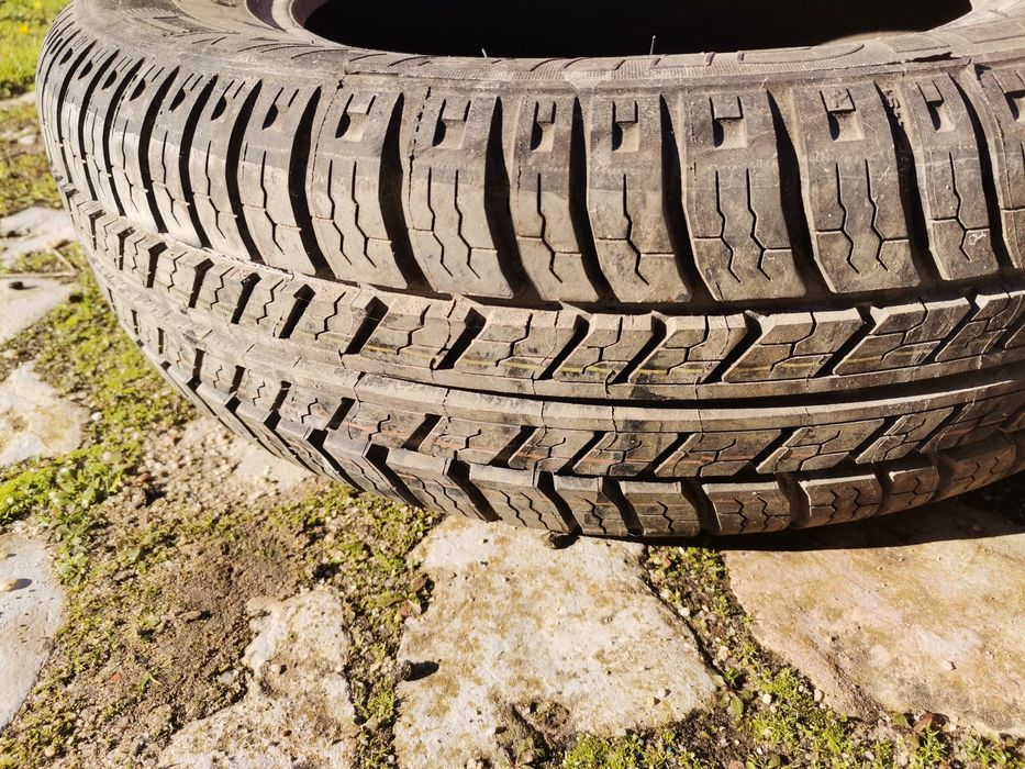 2 pneus Michelin mxt
175 70 R13