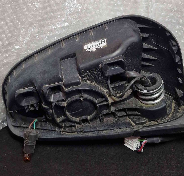 Espelho Retrovisor Direito e8025614 - TOYOTA YARIS