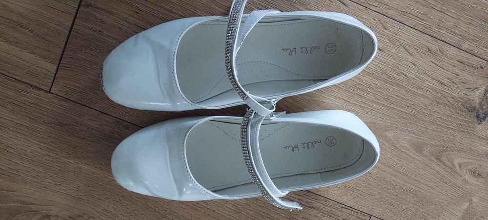 Białe lakierki dla dziewczynki 36 wkładka 23,5 cm