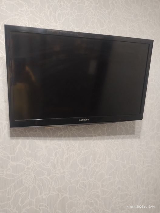 Продам TV Samsung UE24H4070 на запчастини