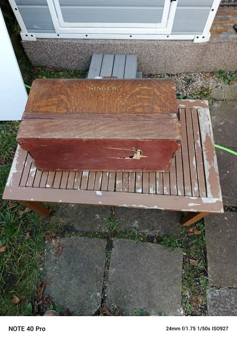 Sprzedam maszynę do szycia Singer