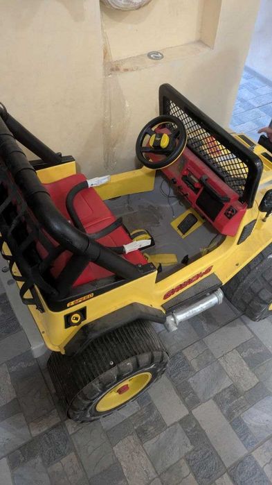 Дитячий електромобіль Peg-Perego Gaucho Grande