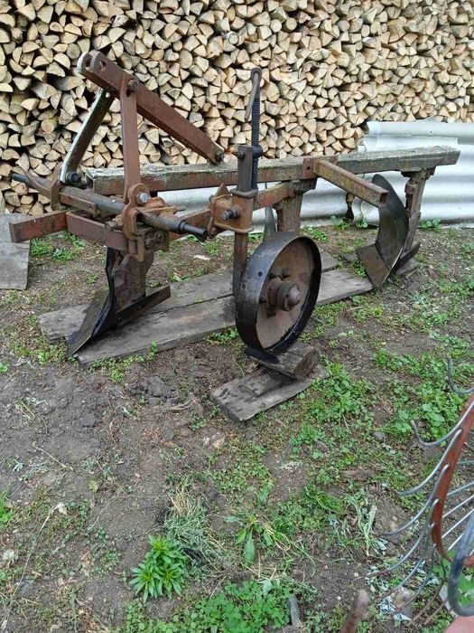 Продам культиватор, плуг, причіп одноосний,важкі металеві борони