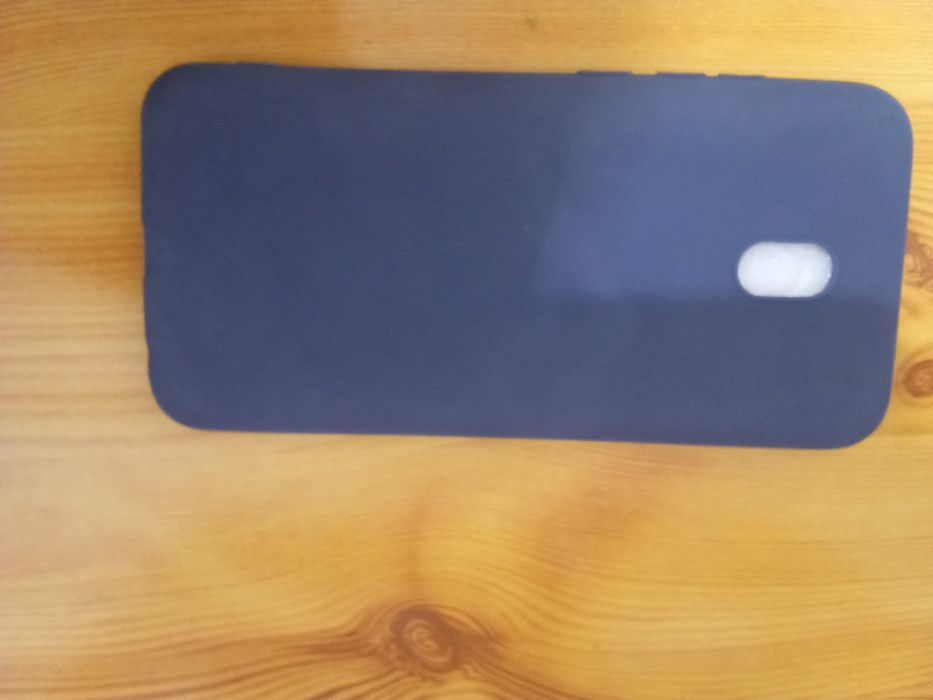 Capa para telemóvel azul.