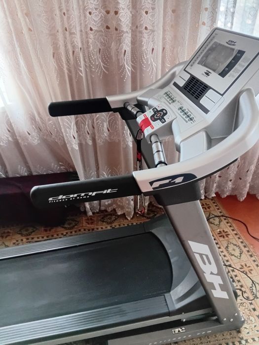 Продам беговую дорожу.