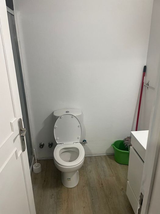 Alugo quartos a 100 metros do hospital e do Ipb para estudantes.