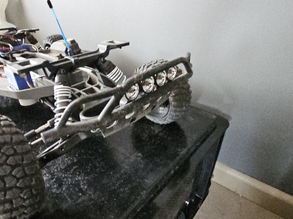 Model Traxxas Slash 2WD + bogaty zestaw - użyty kilka razy - polecam!