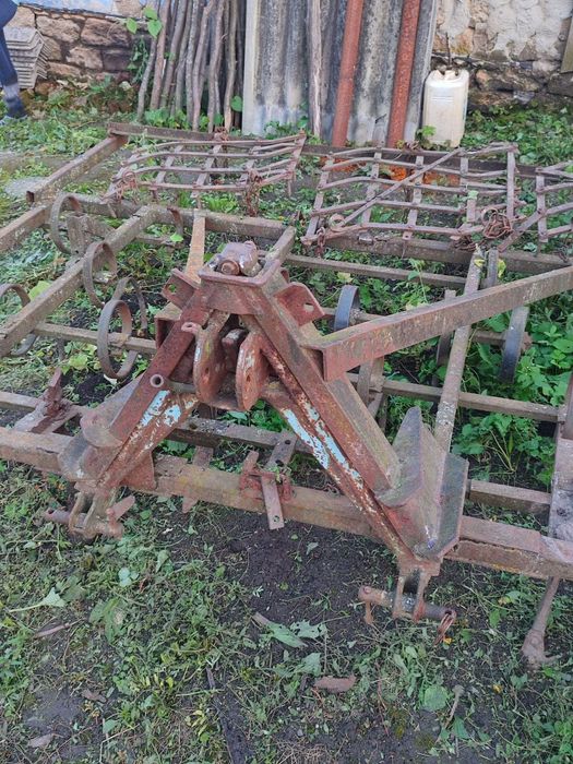 Плуг двохкорпусний та культиватор