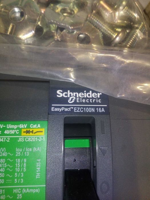 Автоматичний вимикач 3p 16A EZC100 Schneider Electric ezc100n3016