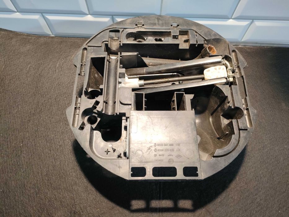 Renault Modus lewarek samochodowy