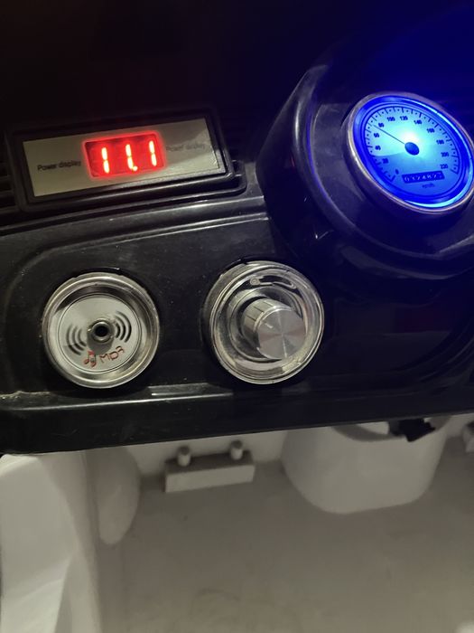 Дитяче електро авто BMW