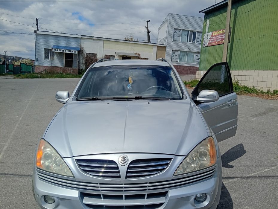Ssang Yong  Cyron