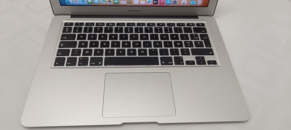 MacBook Air 13" 2017 | Intel Core i5 | 8GB RAM | Excelente Estado