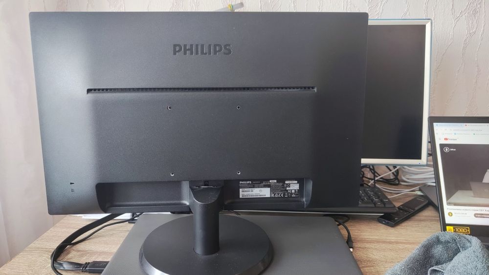 Продам монітор 21.5" Philips 223V5LSB2/10