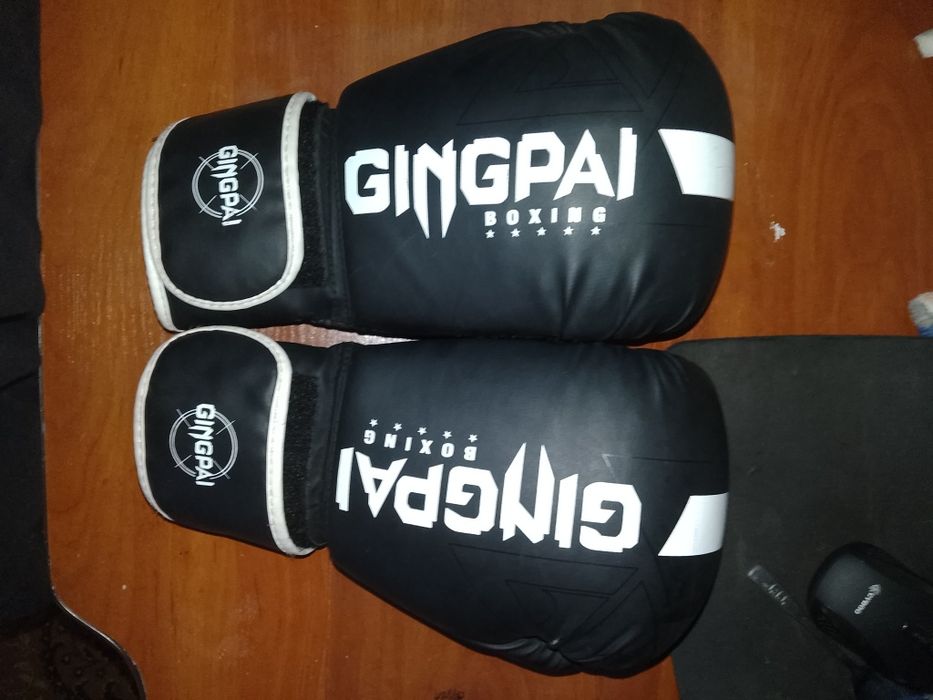 Боксеркик перчатки Gingpai,Venom