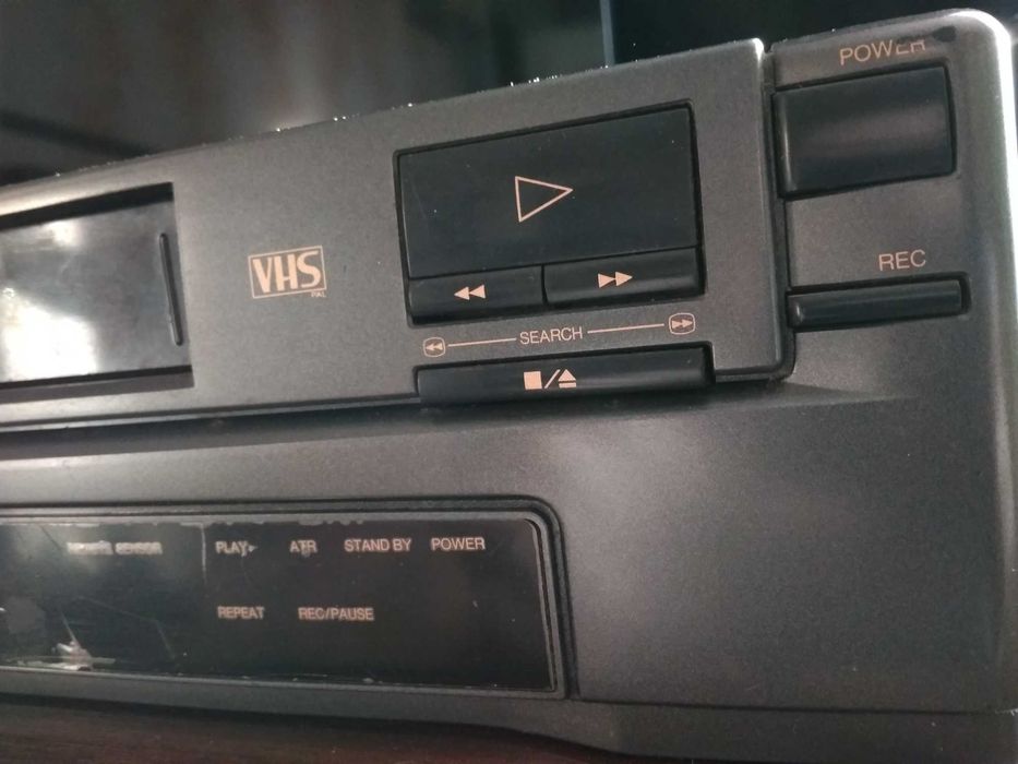 відеопрогравач касетний VHS формат. OTAKE VR-44. працює, пульт є