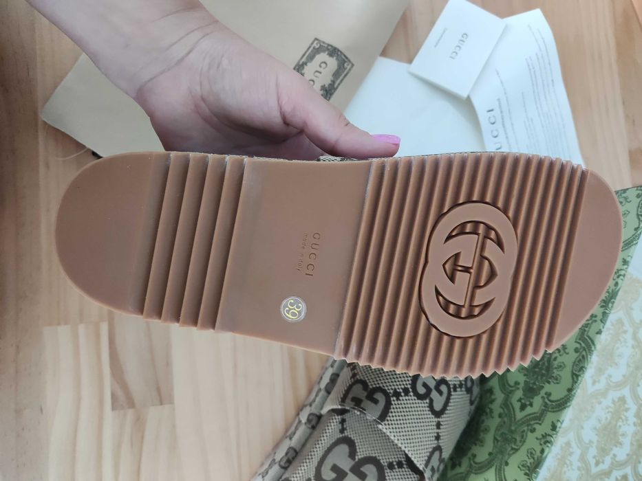 Gucciego Buty, sandaly klapki, skora 94-22