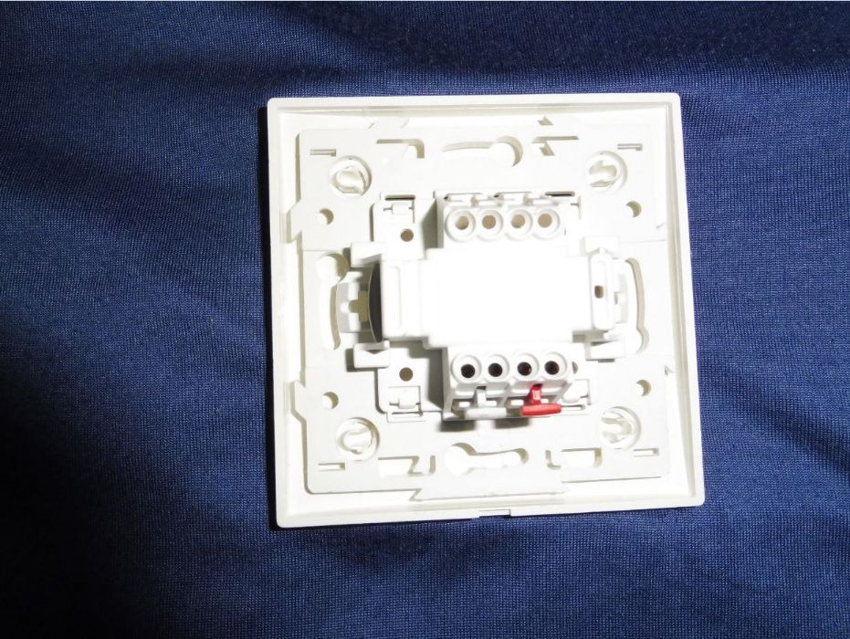 Tomadas e interruptores Arnould Espace (ou troco)64171255131138122