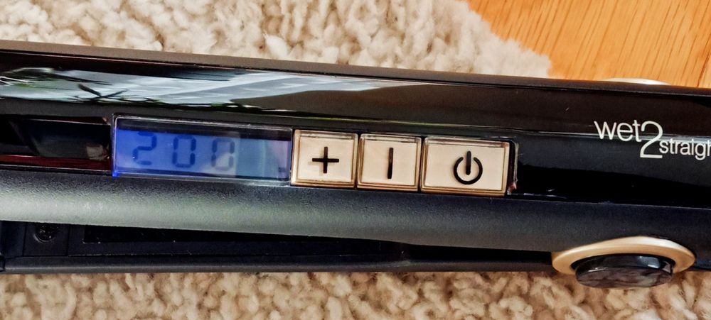 RESERCADO Placa  alisar cabelo REMINGTON PROFISSIONAL S-8102 Wet2Stra