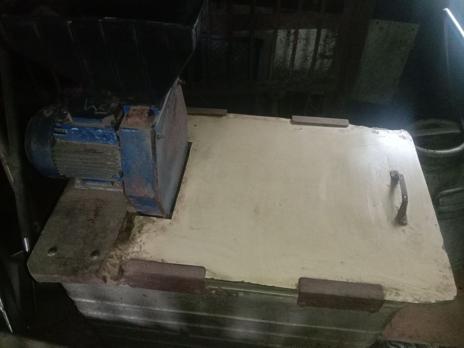 Продам кормоподрібнювач