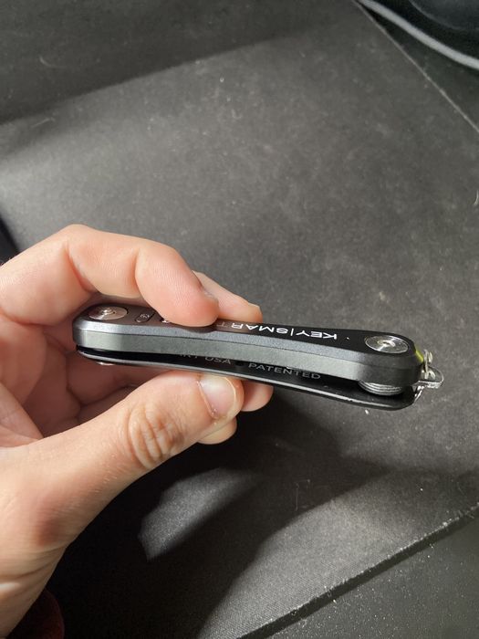 Porta chaves canivete Keysmart Pro NOVO (bateria com defeito)