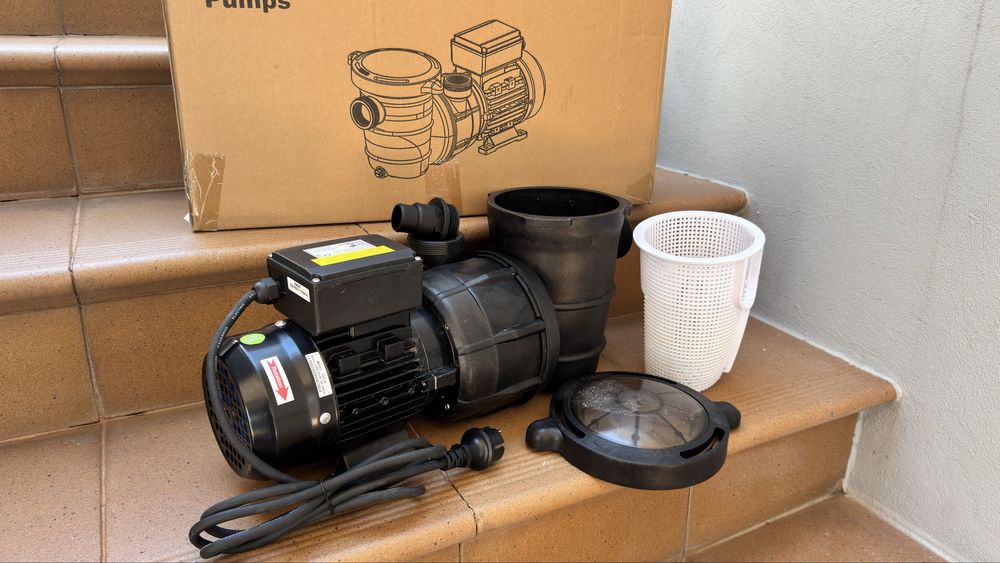 Bomba de Piscina com filtro de 600w COMO NOVA