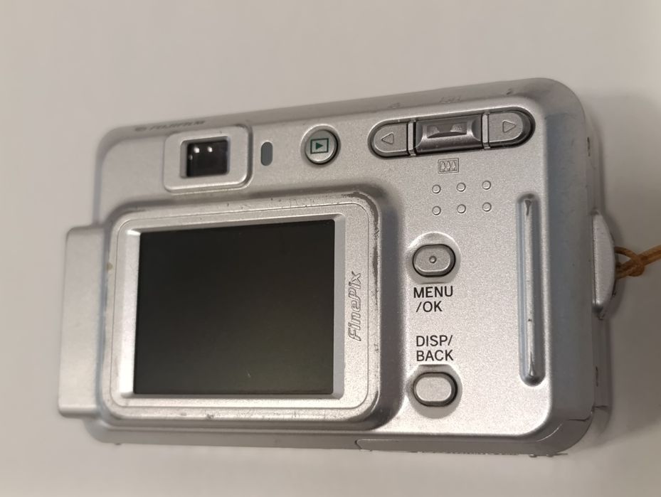 Aparat cyfrowy FujiFilm A500 5mp WIZJER baterie vintage y2k  SUPER CCD