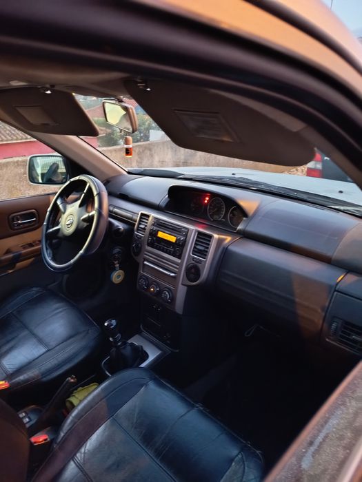 Vende-se Nissan  X trail