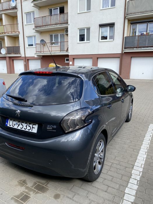 Sprzedam peugeota 208 dobre wyposazenie
