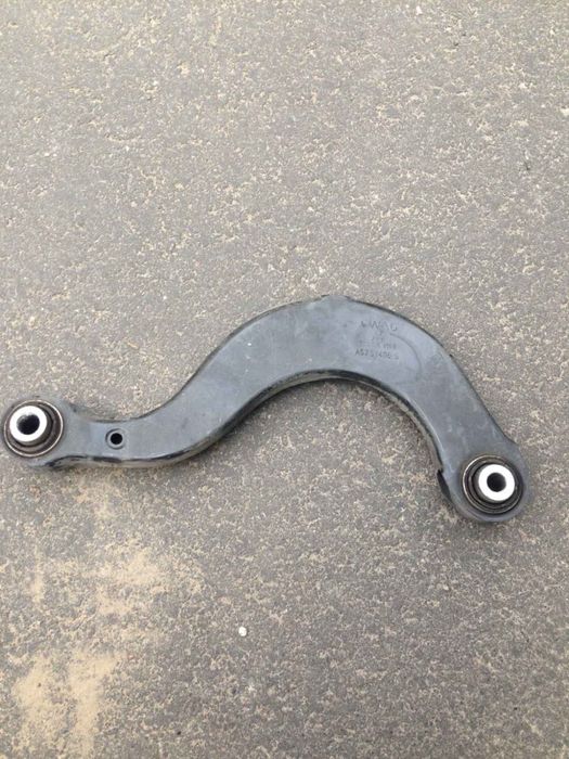 Рычаг верхний задний правый VOLKSWAGEN