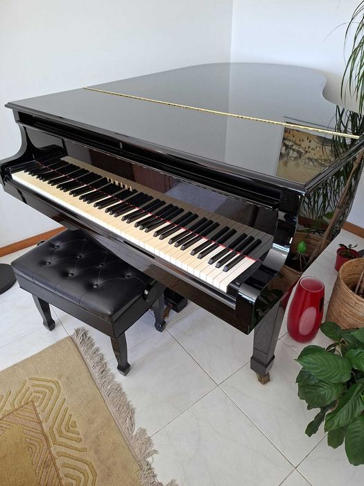 Piano de cauda Yamaha C3