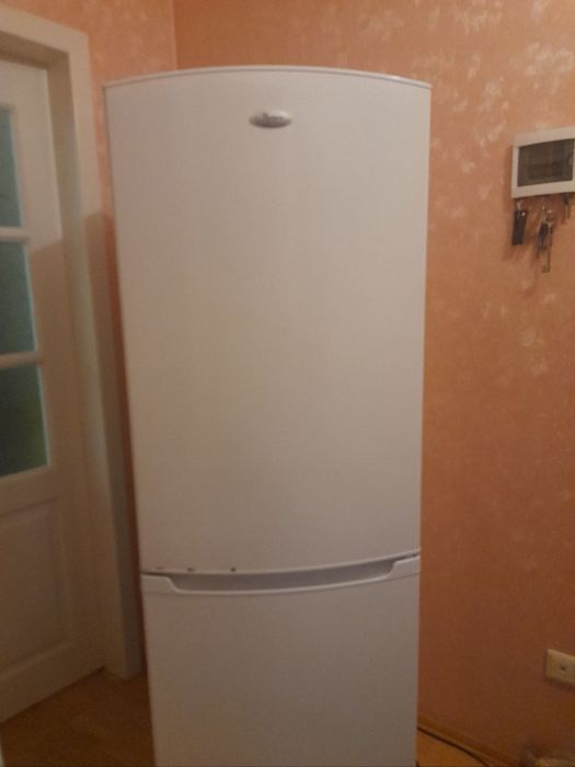 Холодильник Whirlpool WBE311 на запчастини
