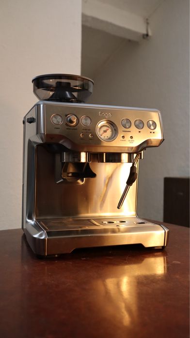 Máquina de Café Sage Barista Express -1 ano garantia