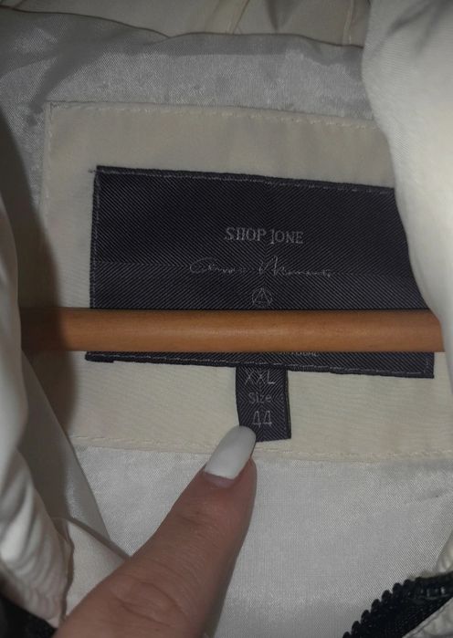 Blusão Branco com pelo no capuz