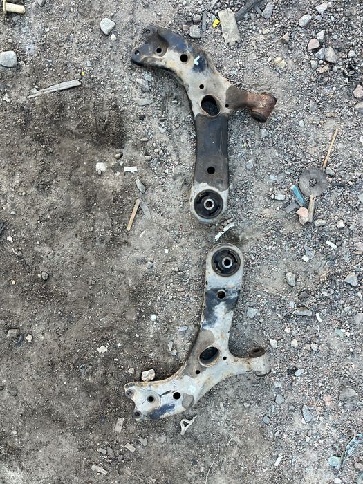 Toyota Corola 150 2006-2013 Підрамник та ричаги