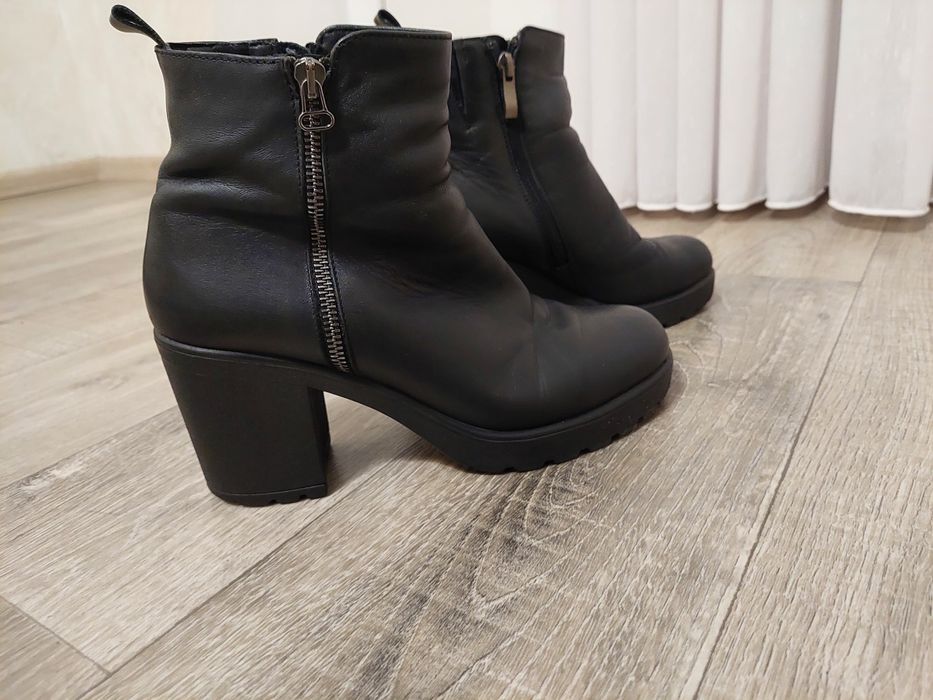 Женские зимние сапоги.