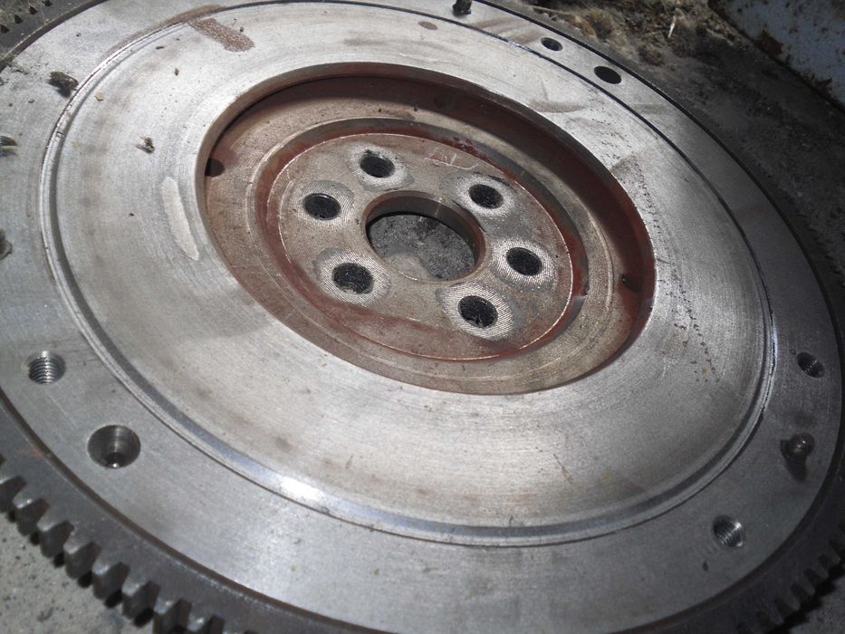 продам маховик двигателя ваз приора