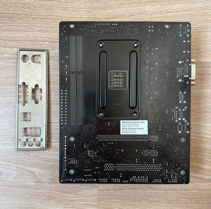 Материнська плата Asus A58M-K Socket FM2+/Процесор AMD A4-4000/Боксовий кулер