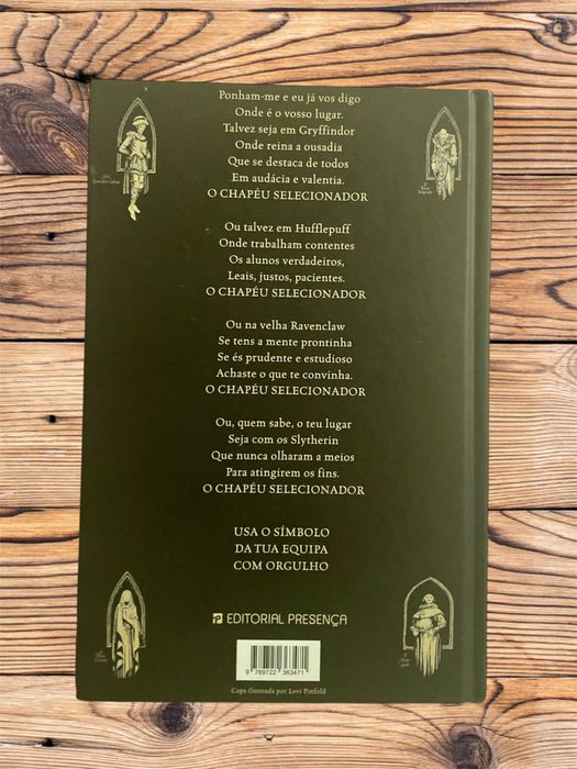 Livro “Harry Potter e a Pedra Filosofal”