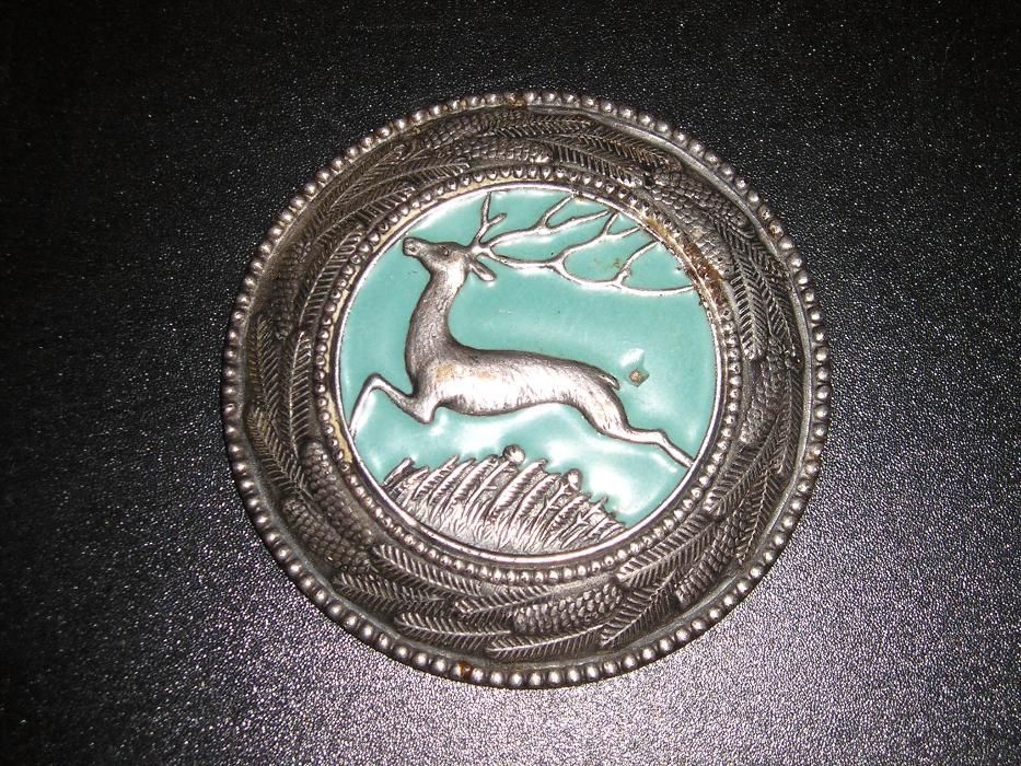 Брошь "Благородный олень". Мельхиор, финифть. (СССР)