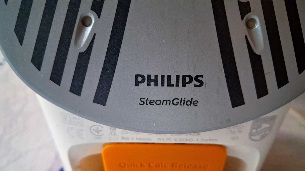 Philips Azur żelazko parowe moc 2400W wyrzut pary 190g