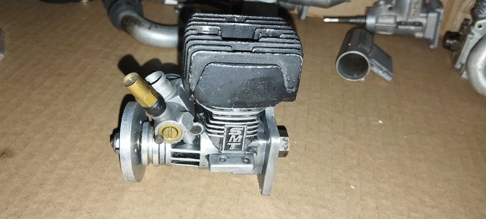 Silniki nitro i części rc dużo tłumik spalinowe