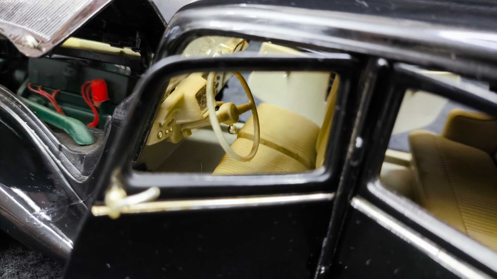 Модель авто 1.18 Citroen 15CV 6 Cyl 1952 Black (Maisto, made in Thailand)