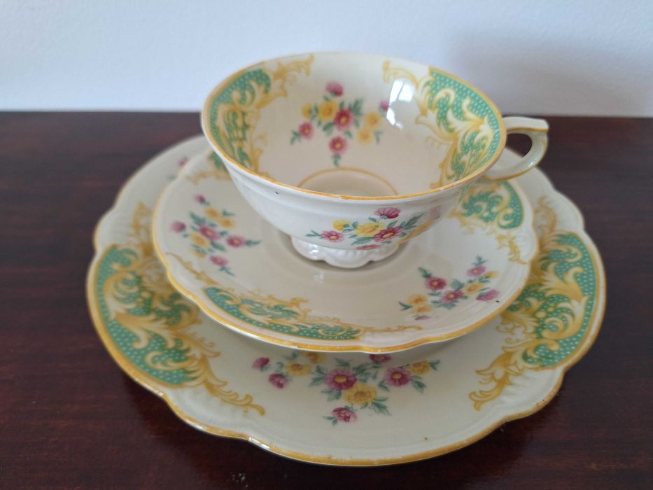 Trio śniadaniowe porcelana filiżanka spodek talerzyk Bavaria