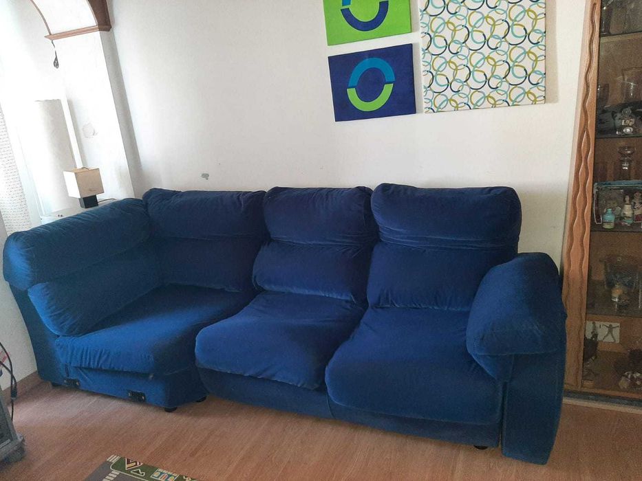 Sofá de Canto 8 lugares + Mesa 4 bancos encaixados. "Bom Negócio"