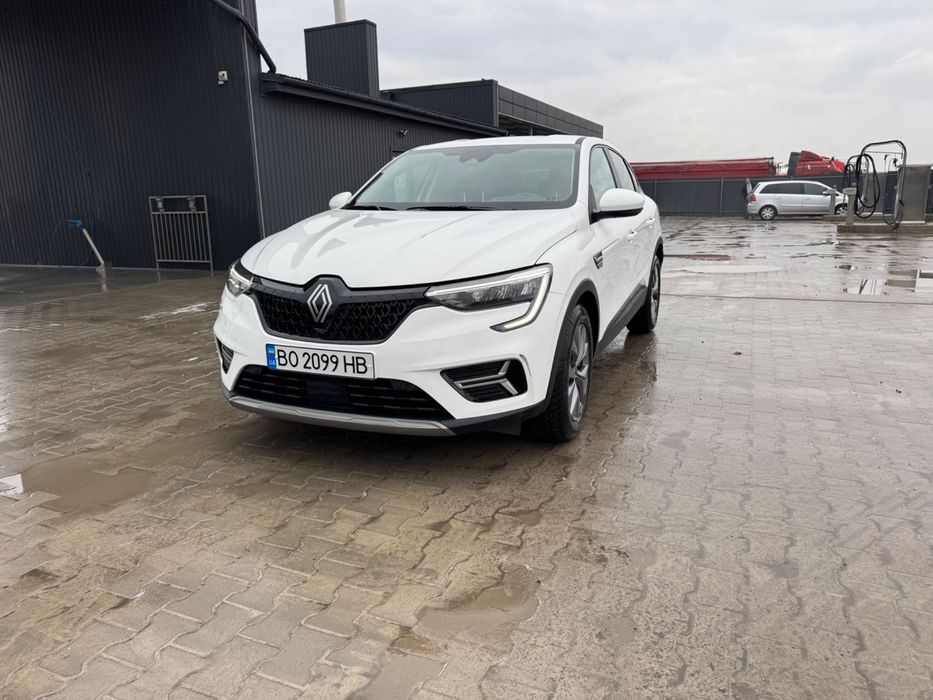 Рено аркана гібрид кросовер