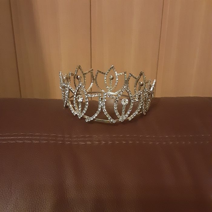 Корона с кристаллами Таиланд