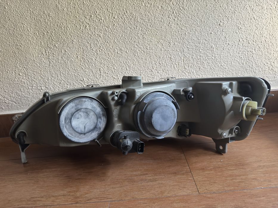 Farol diateiro Honda Accord VI