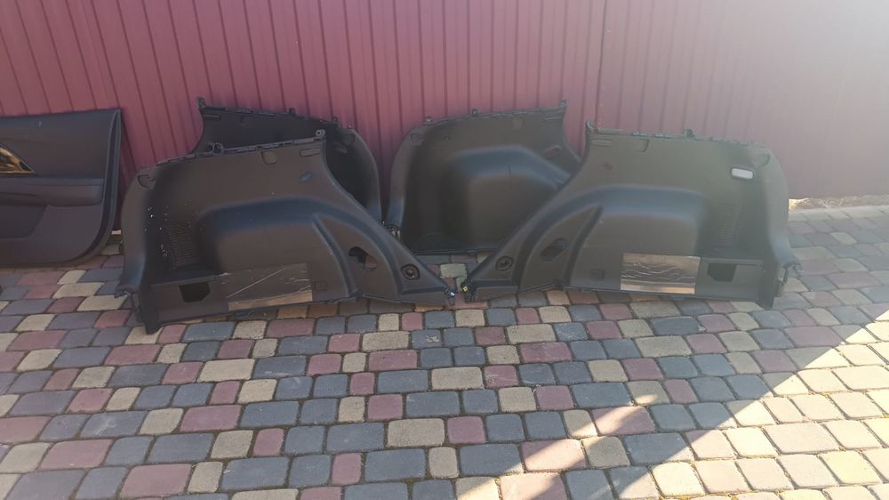 Kia Niro   Обшивка арки багажника .