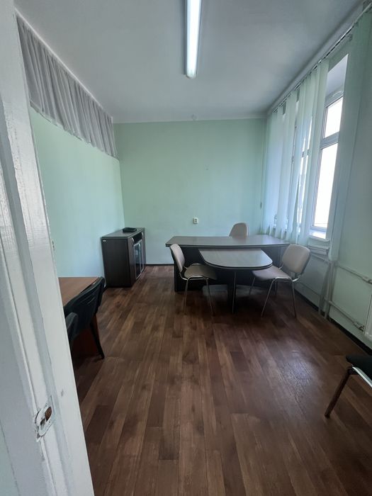 Офіс 65 кв м з меблями